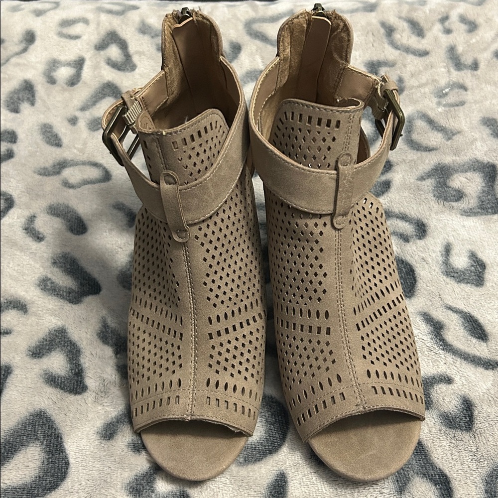 Taupe Peep-Toe Block Heel Sandals - Picture 2 of 4